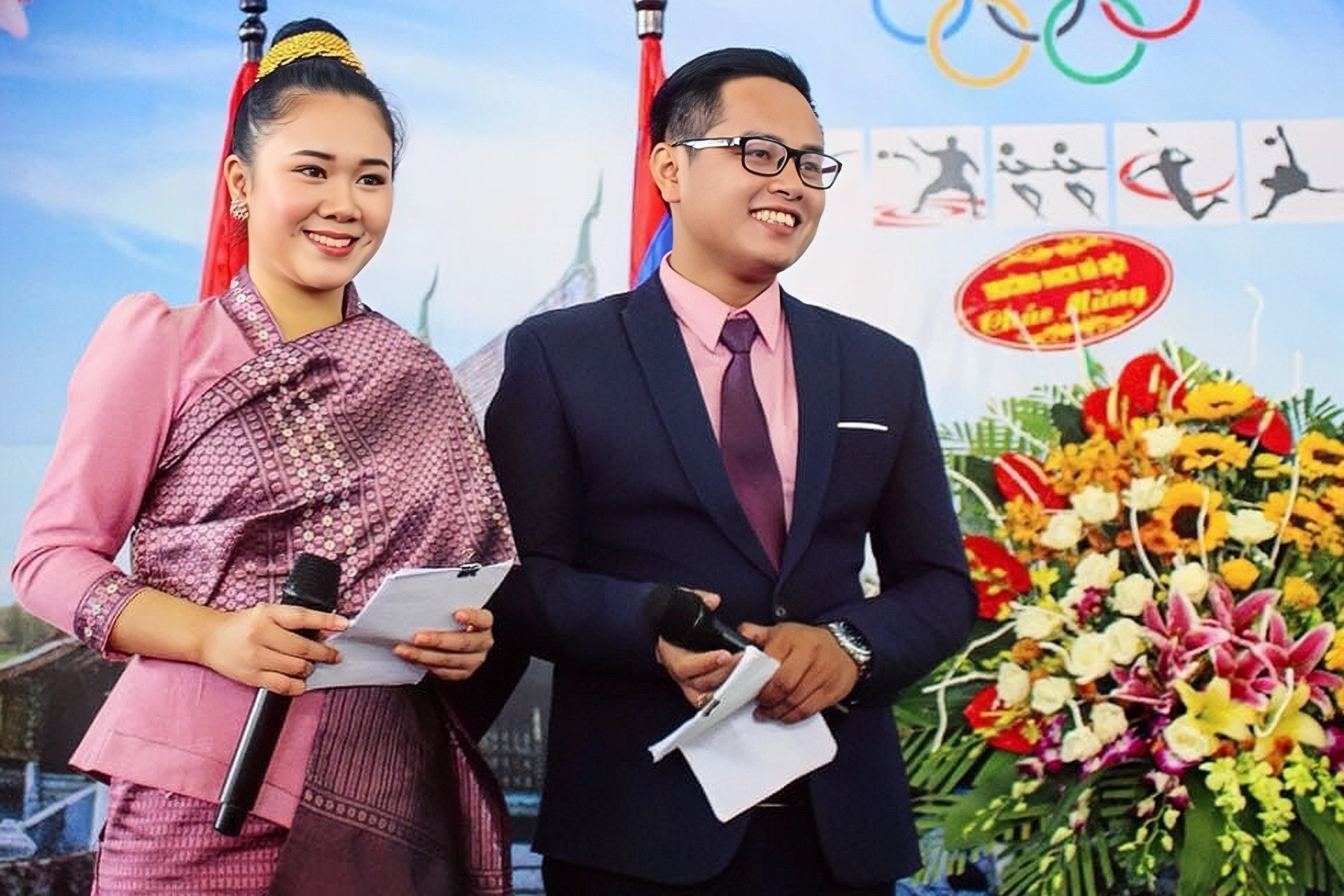 View - Chàng trai Lào lấy vợ Việt, kể tình yêu đặc biệt với mảnh đất hình chữ S | Báo Dân trí