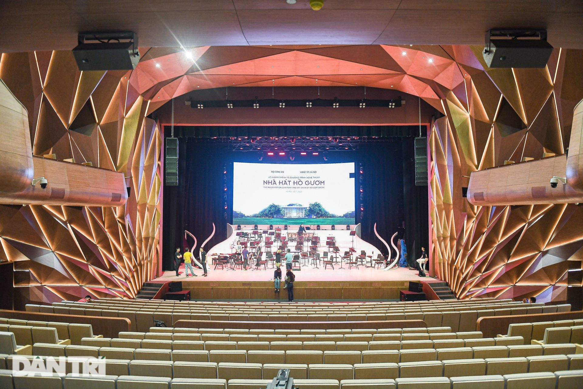 Ông Dương Trung Quốc: Kỳ vọng Nhà hát Hồ Gươm sẽ trở thành một di sản - 2