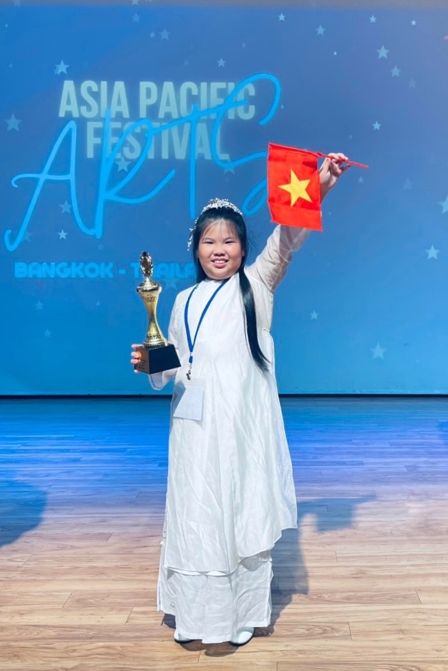 Τιμώντας νέα ταλέντα με υψηλές επιδόσεις σε διεθνείς μουσικούς διαγωνισμούς - 3 Vinh danh các tài năng nhí đạt thành tích cao tại cuộc thi âm nhạc quốc tế - 3