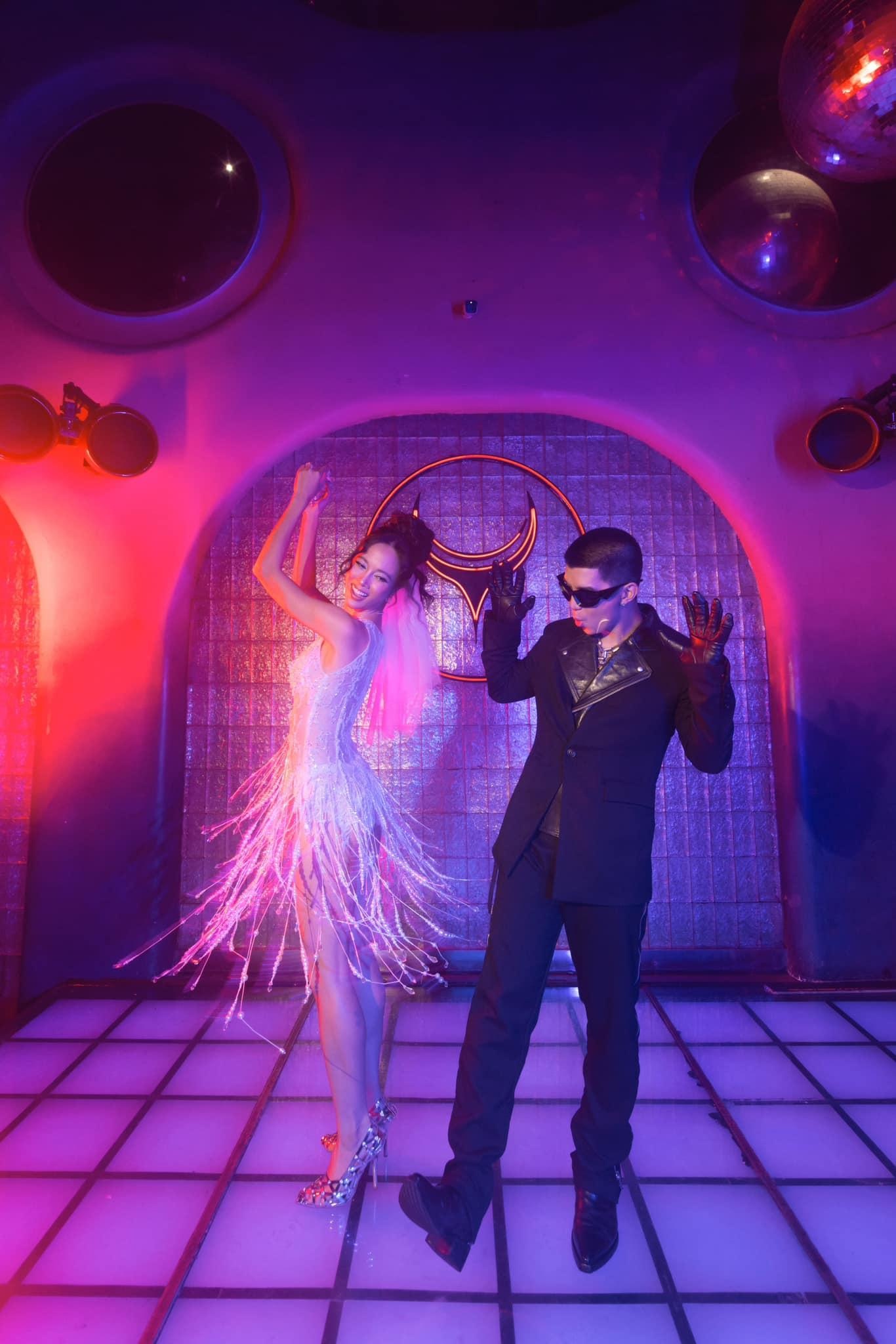 View - Cường Seven - Vũ Ngọc Anh chụp ảnh cưới phong cách tiệc disco | Báo Dân trí