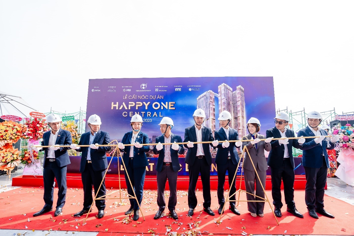 View - Toàn cảnh sự kiện cất nóc và ra mắt căn hộ thật Happy One Central | Báo Dân trí