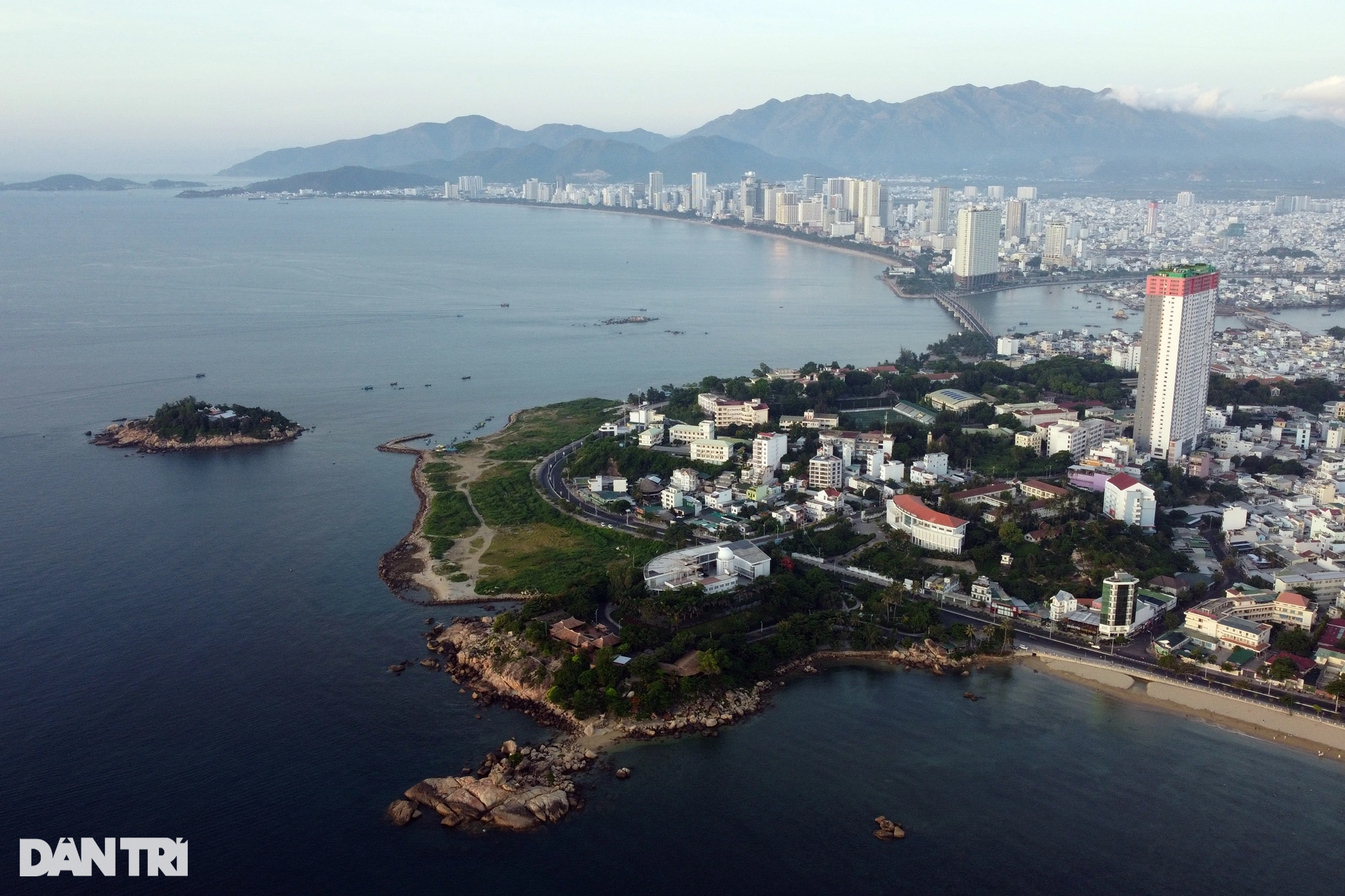 View - Khoảnh khắc ngắm bình minh tuyệt đẹp ở biển Nha Trang | Báo Dân trí