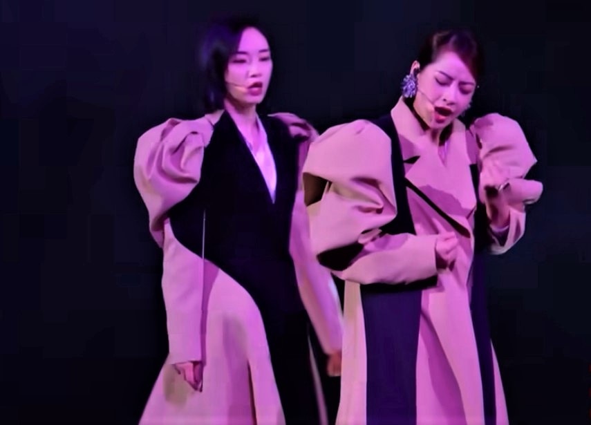 View - Bộ đồ ngủ của Chi Pu và trang phục ấn tượng ở chung kết "Đạp gió 2023" | Báo Dân trí