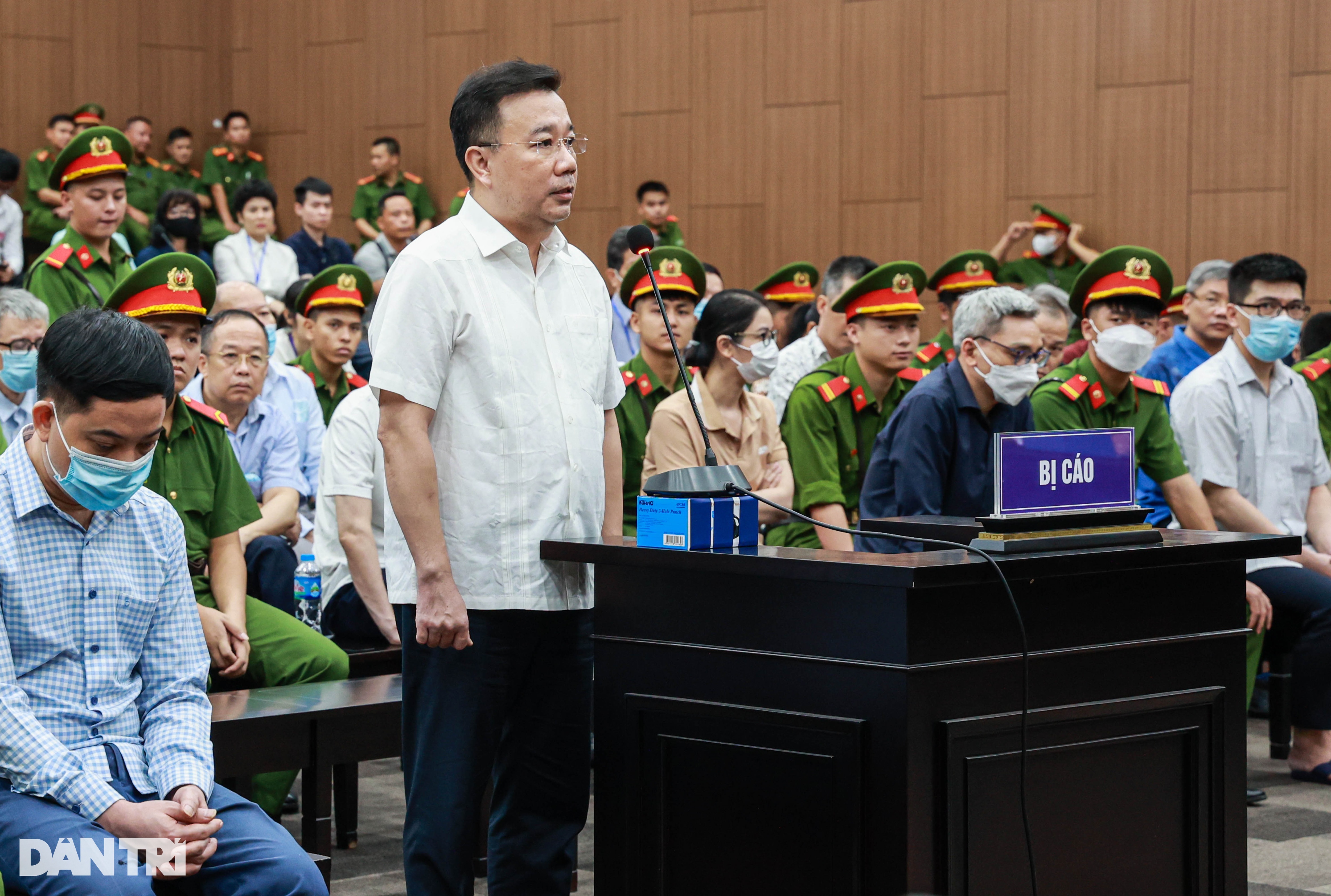 71 cán bộ, giáo viên ở Hà Nội xin giảm án cho ông Chử Xuân Dũng - 1