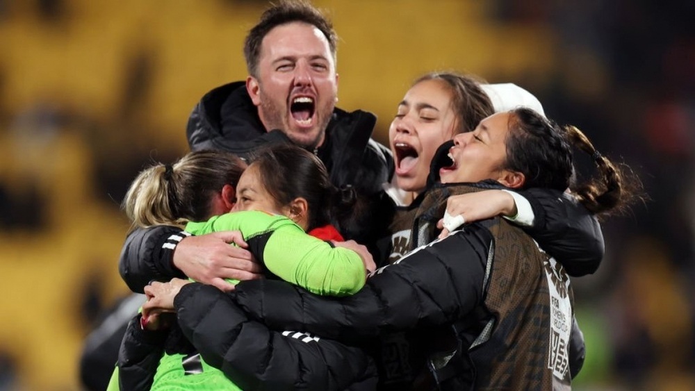 View - Dàn sao Philippines khóc nức nở khi giành chiến thắng lịch sử ở World Cup | Báo Dân trí