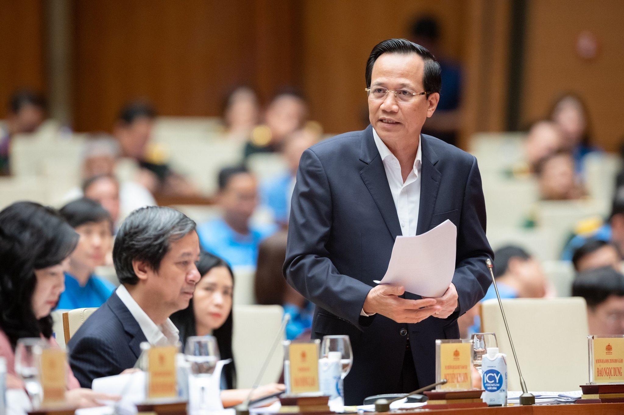 Zvažte možnost zvýšení minimální mzdy začátkem srpna - 2 Xem xét khả năng tăng lương tối thiểu trong đầu tháng 8 - 2