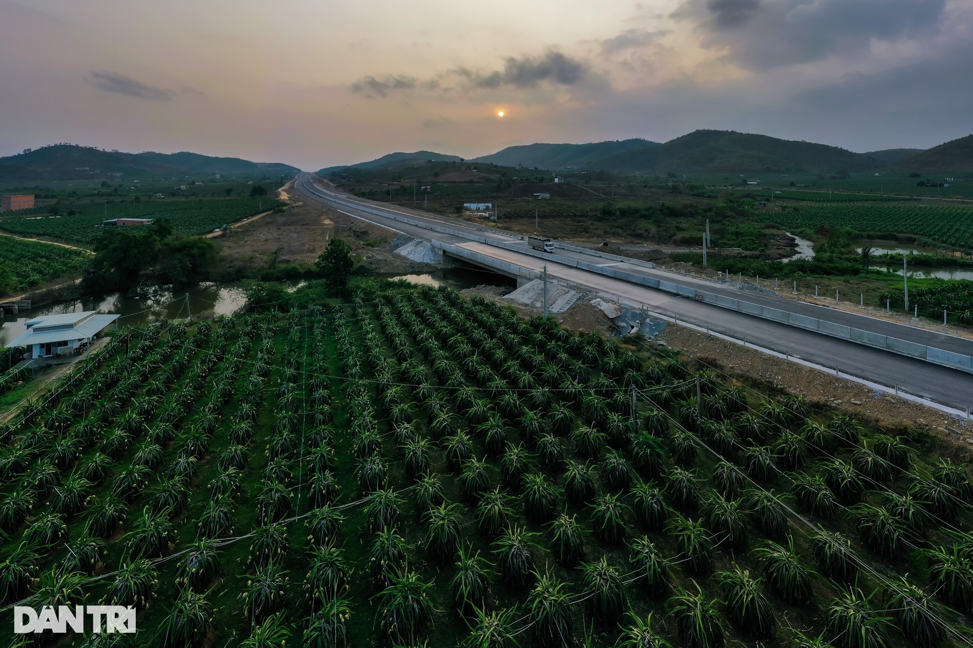 Người thi công cao tốc Phan Thiết - Dầu Giây lên tiếng sau vụ thất thủ - 3 Người thi công cao tốc Phan Thiết - Dầu Giây lên tiếng sau vụ thất thủ - 3