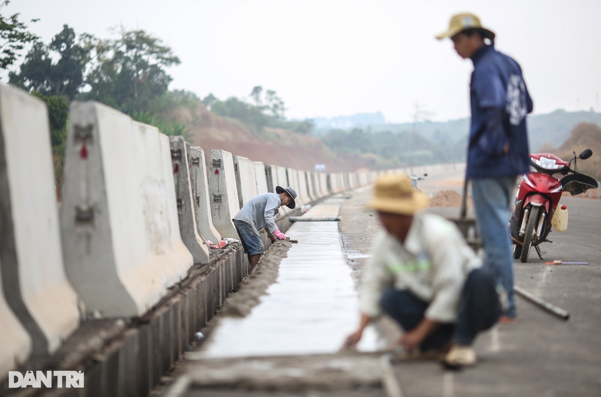 Người thi công cao tốc Phan Thiết - Dầu Giây lên tiếng sau vụ thất thủ - 2 Người thi công cao tốc Phan Thiết - Dầu Giây lên tiếng sau vụ thất thủ - 2