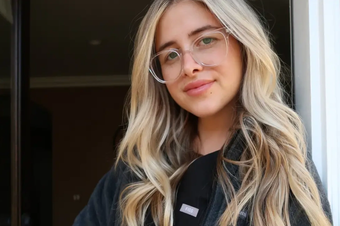 Zdravotní sestra odhaluje tajemství, jak si vydělat 23 miliard dongů ročně rozhovory s... zdmi - 4 Nữ y tá tiết lộ bí quyết có 23 tỷ đồng/năm nhờ nói chuyện với... bức tường - 4