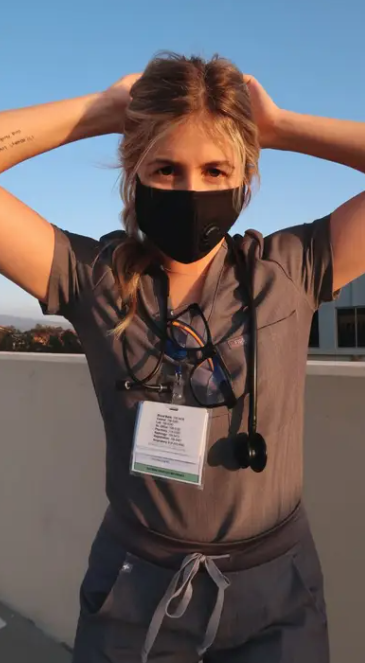 Zdravotní sestra odhaluje tajemství, jak si vydělat 23 miliard dongů ročně rozhovory s... zdmi - 3 Nữ y tá tiết lộ bí quyết có 23 tỷ đồng/năm nhờ nói chuyện với... bức tường - 3