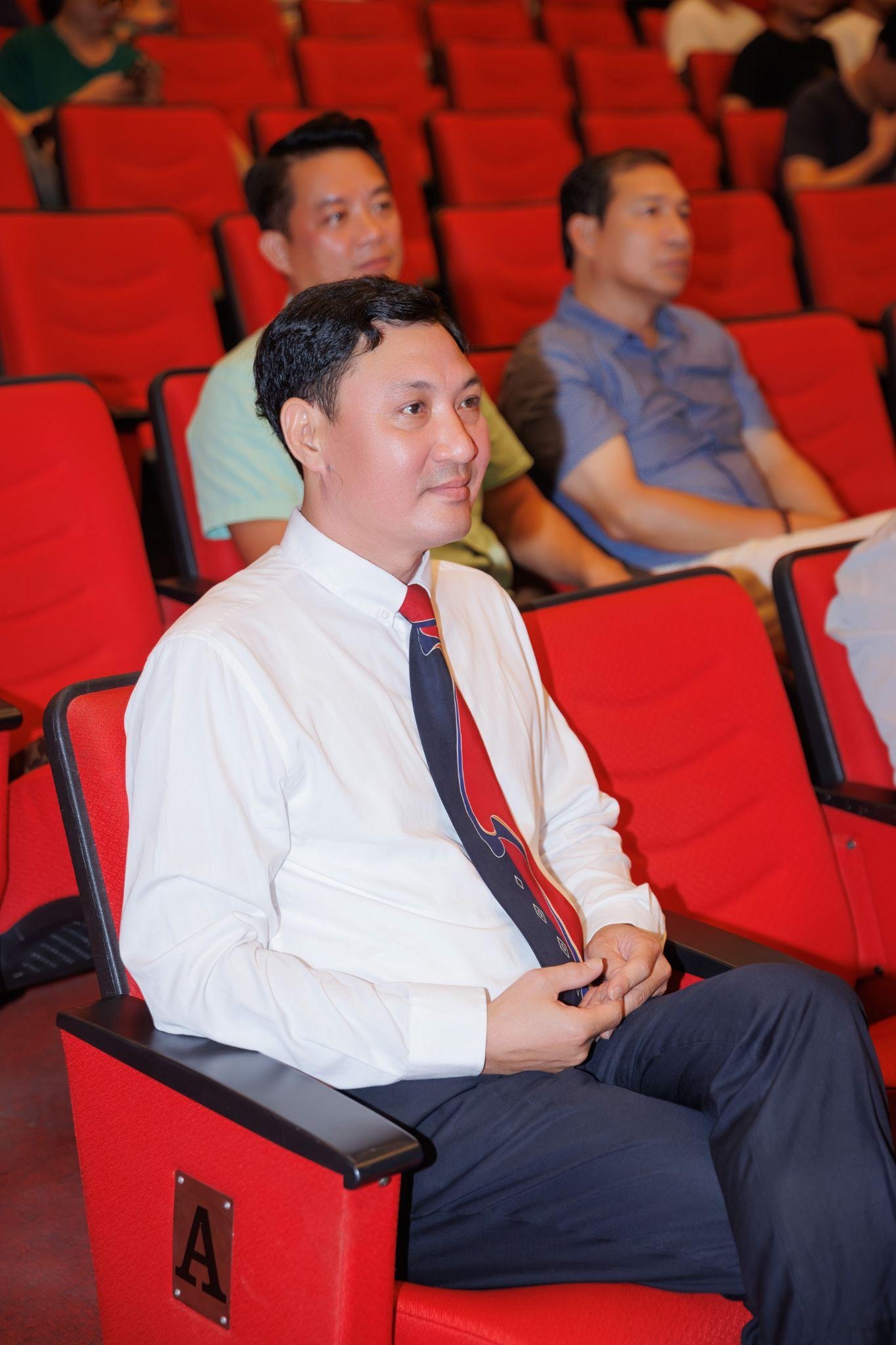 NSND Trung Hiếu, Công Lý mừng khi Nhà hát Kịch Hà Nội có Phó giám đốc mới - 3