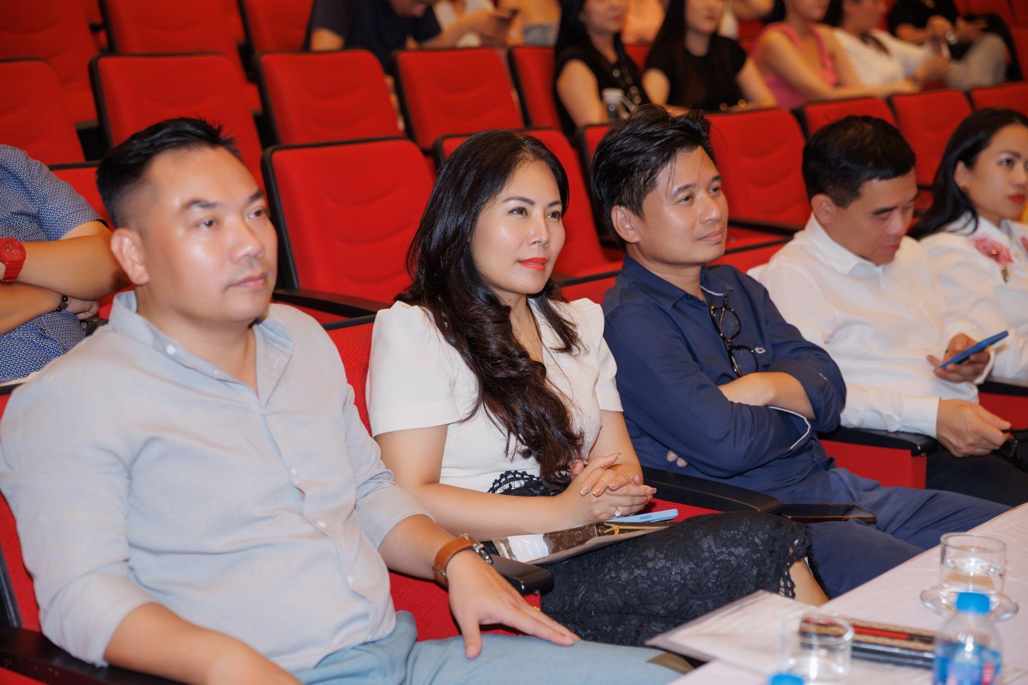 NSND Trung Hiếu, Công Lý mừng khi Nhà hát Kịch Hà Nội có Phó giám đốc mới - 6