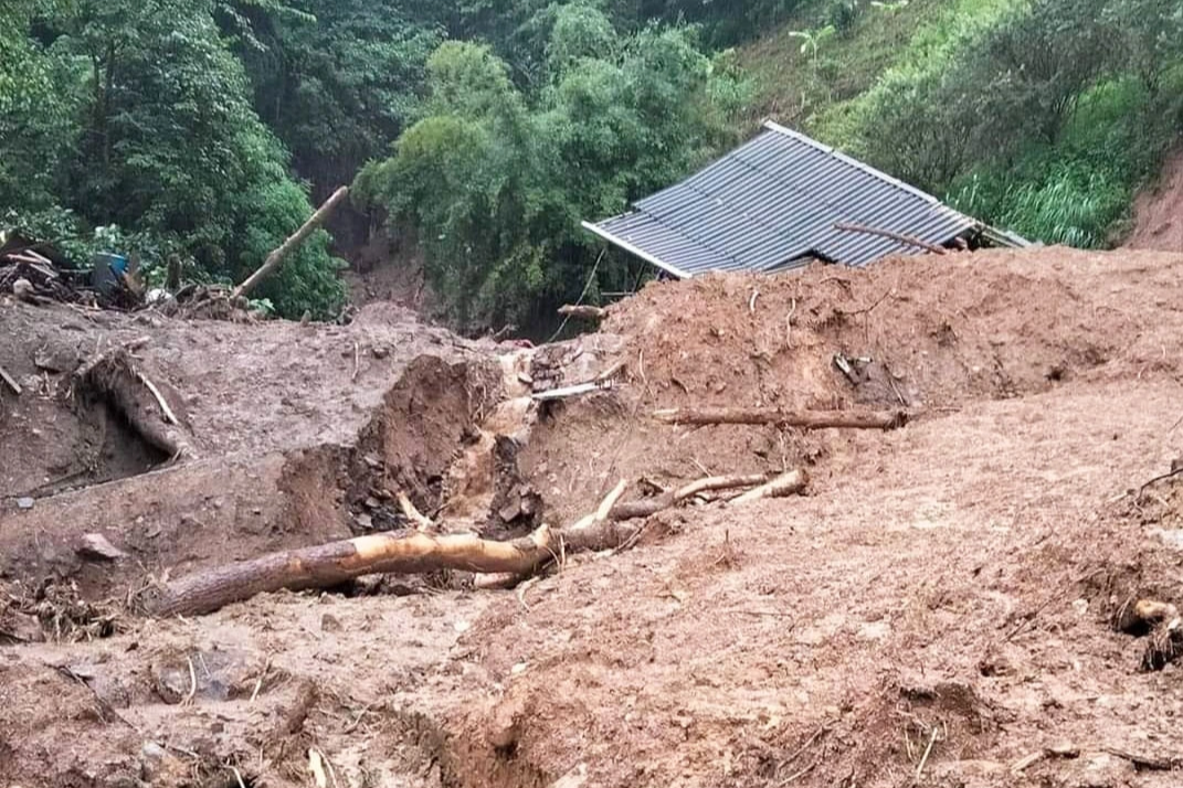 Bản làng ở Yên Bái tan hoang sau mưa lũ - 10
