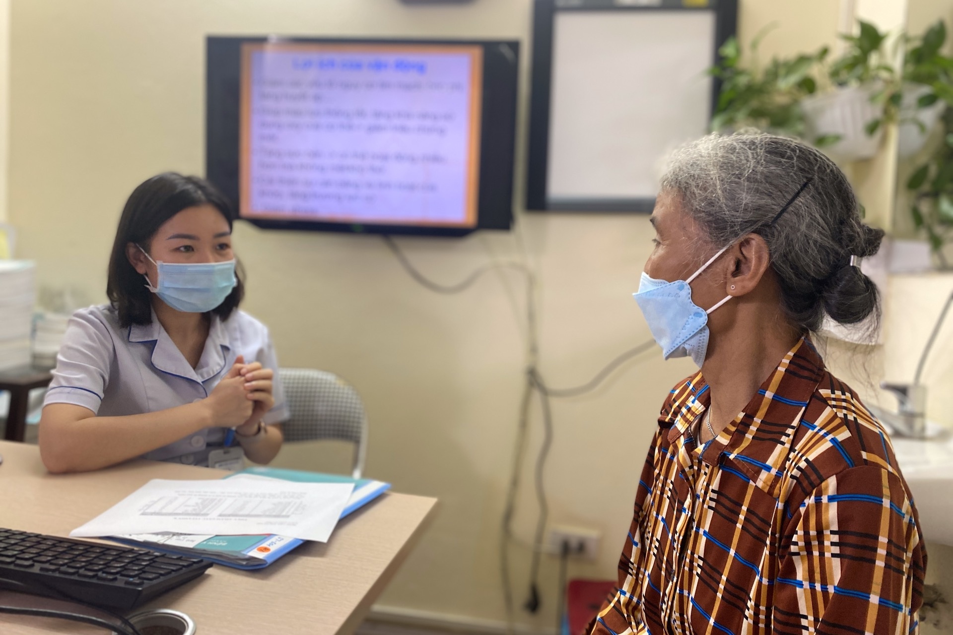 Từ ngày 1/10, tất cả các bệnh viện bắt buộc kê đơn thuốc điện tử