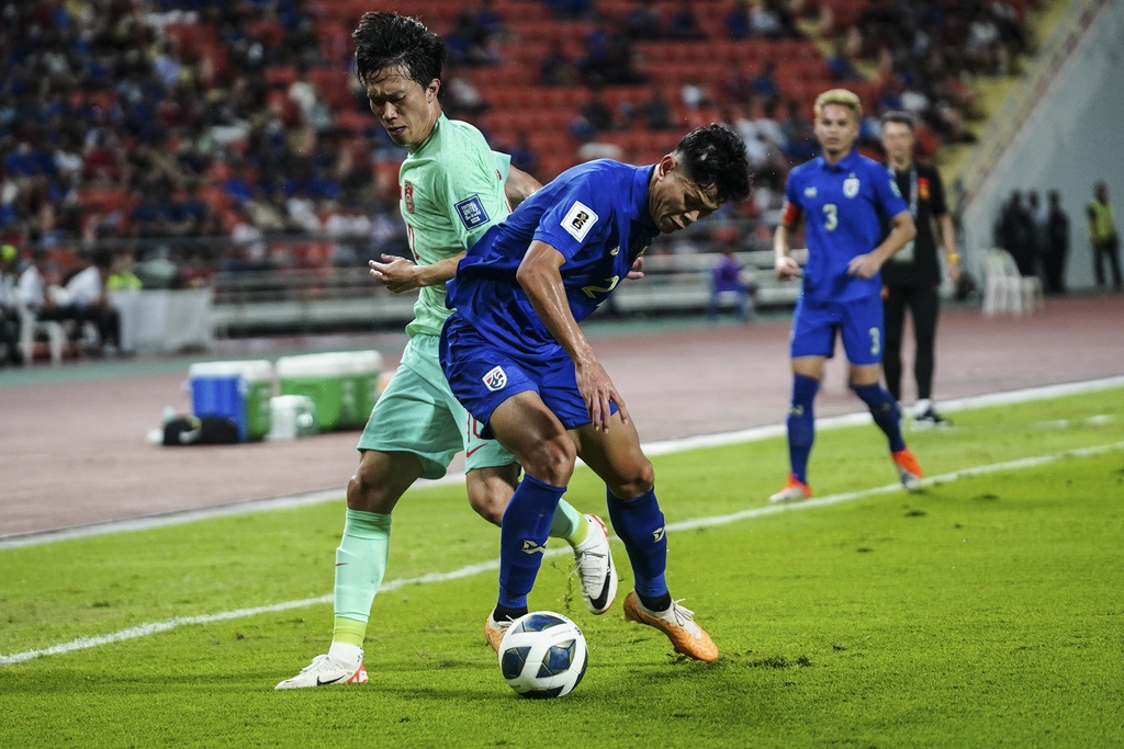 Đội tuyển Thái Lan đá giao hữu với Trung Quốc trước thềm AFF Cup