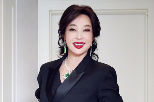 “Võ Tắc Thiên” Lưu Hiểu Khánh bị đồn qua đời, hé lộ rạn nứt với người thân