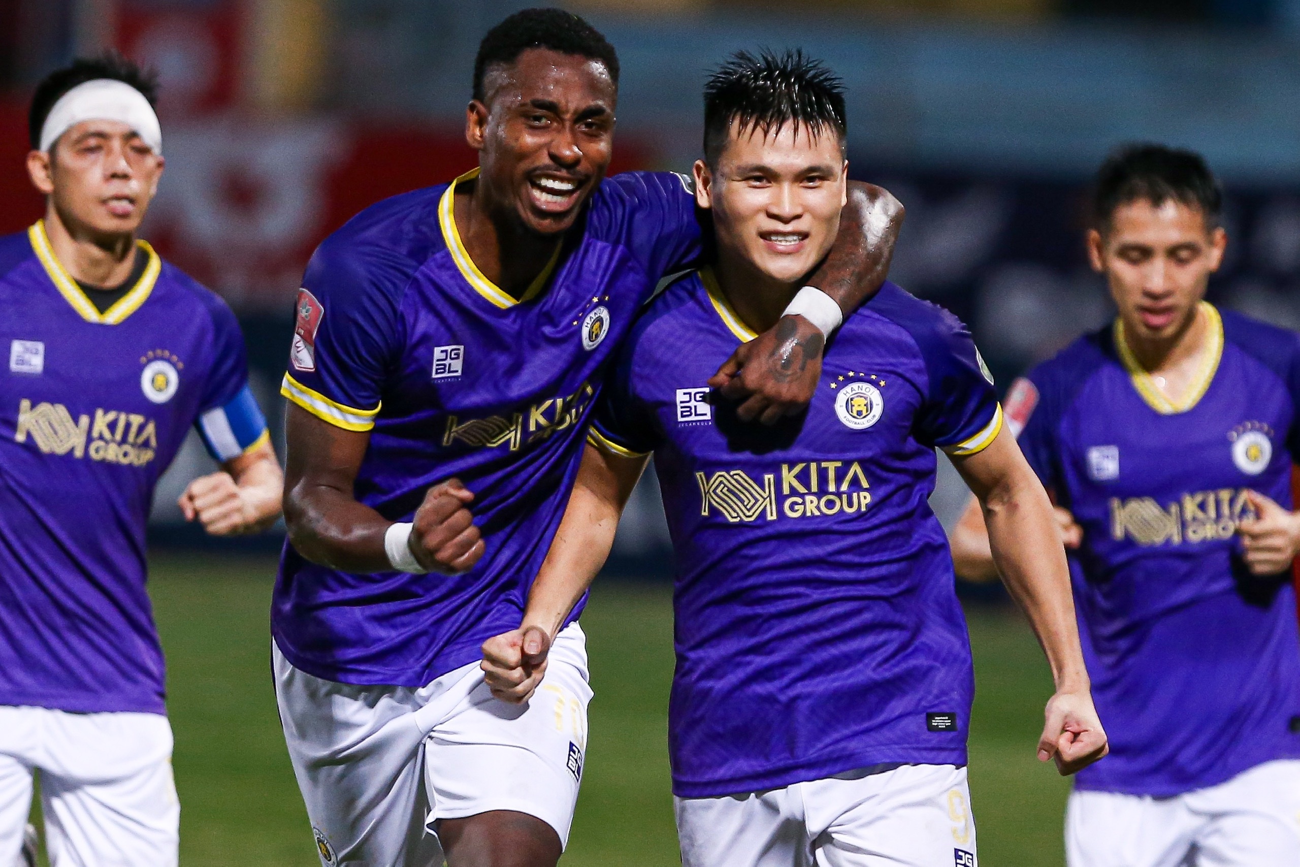 Tuấn Hải ghi bàn, Hà Nội FC quyết đua vô địch với CLB Nam Định