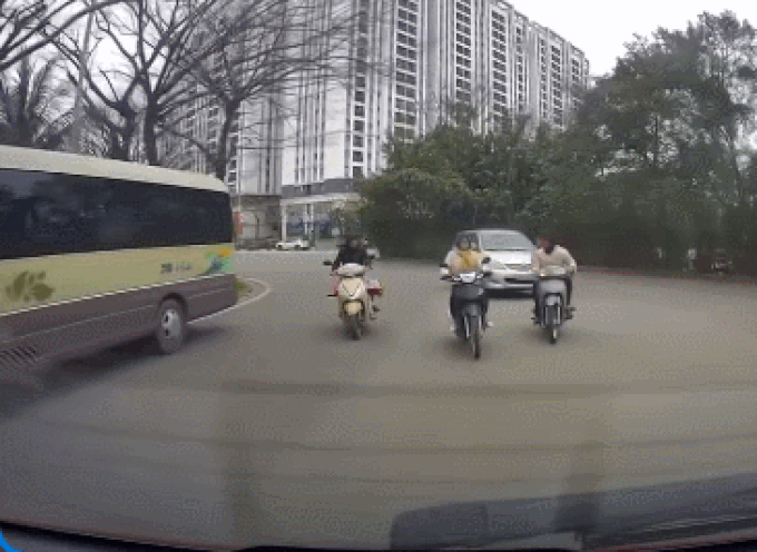 hanh-dong-ngang-nguoc-1709464434302-1709467408995.gif