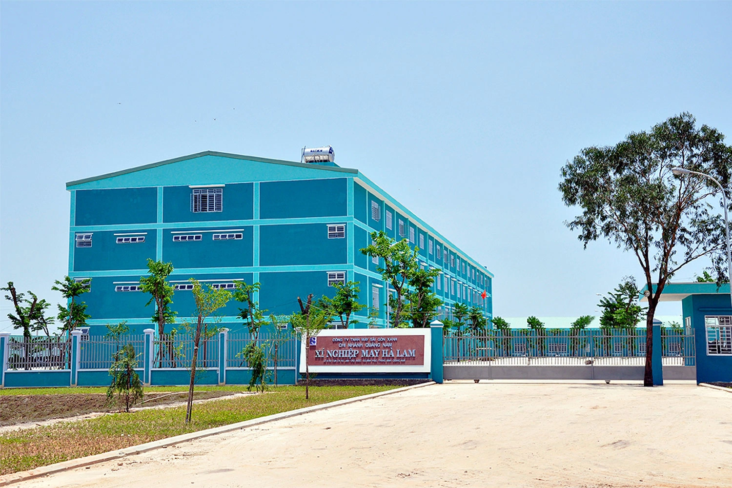 Từng kiếm 1.500 tỷ/năm, "đại gia" dệt may phải cho thuê mặt bằng bán đồ ăn