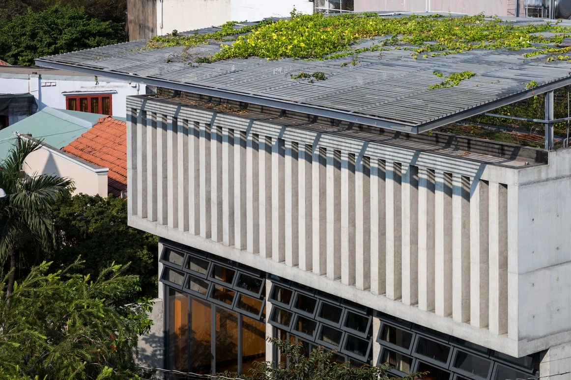 the-peaceful-house-in-saigon-cong-sinh-architects17-crop-1710692056070.jpeg