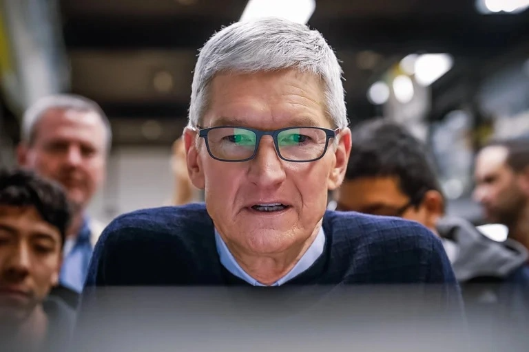 tim-cook-crop-1711077832126.jpeg