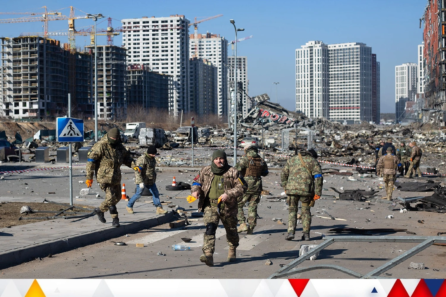 Nga ồ ạt tập kích, phòng không Ukraine giáng trả dữ dội