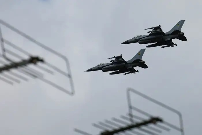 Nga tuyên bố bắn rơi F-16 của Ukraine