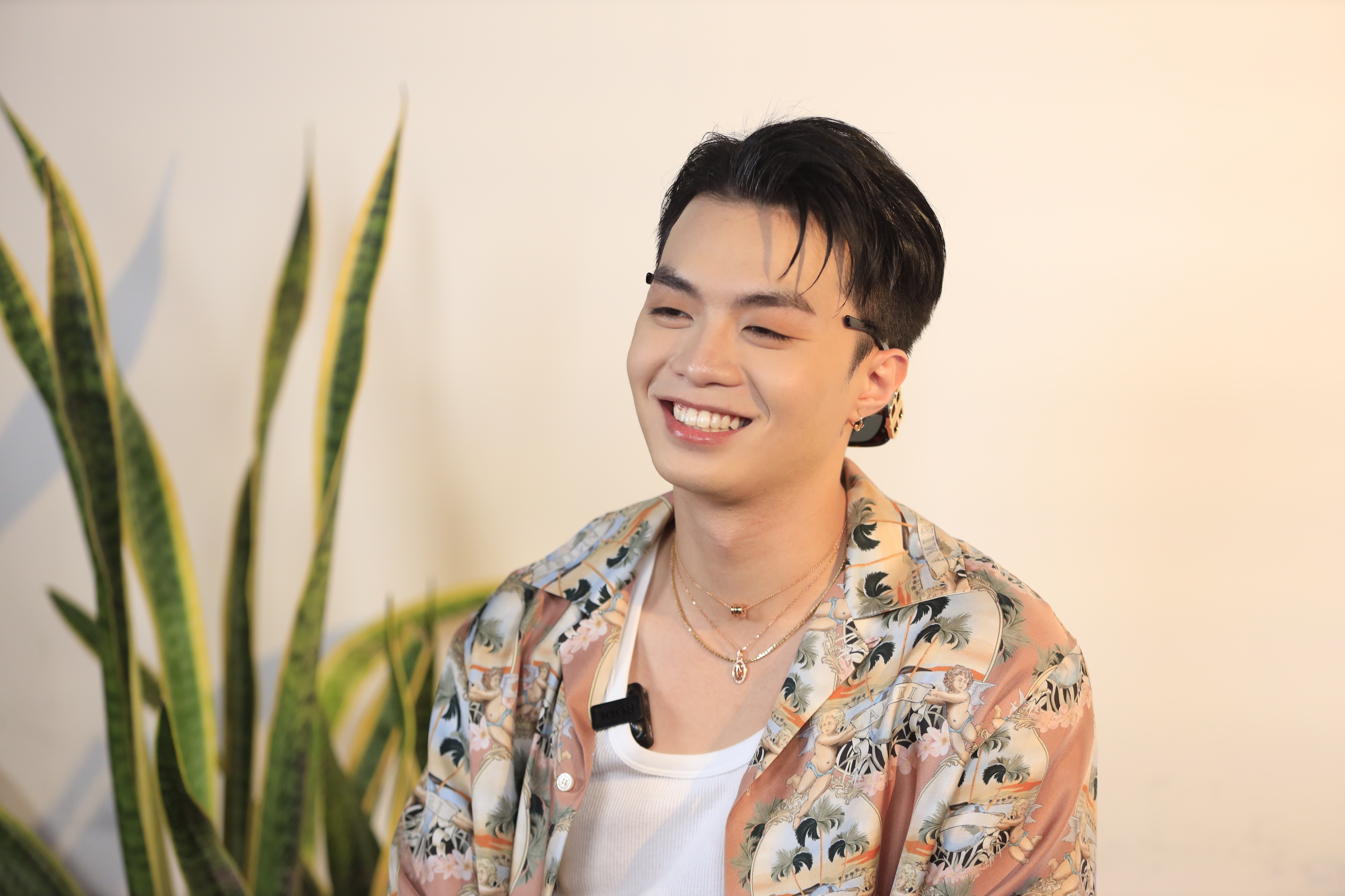 Rapper Negav gây sốt: "Cậu ấm" ở nhà thuê, được Trường Giang nâng đỡ