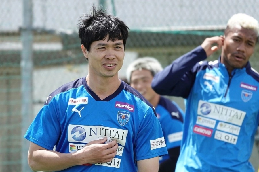 Yokohama FC chia tay đau xót: Nhớ Công Phượng vì… pha cà phê ngon