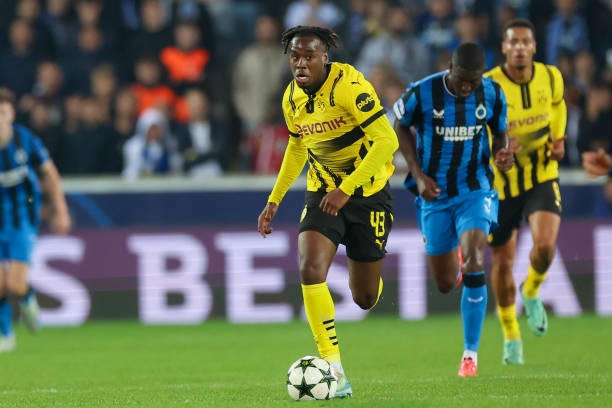 Ngôi sao 20 tuổi giúp Dortmund thắng thuyết phục tại Champions League