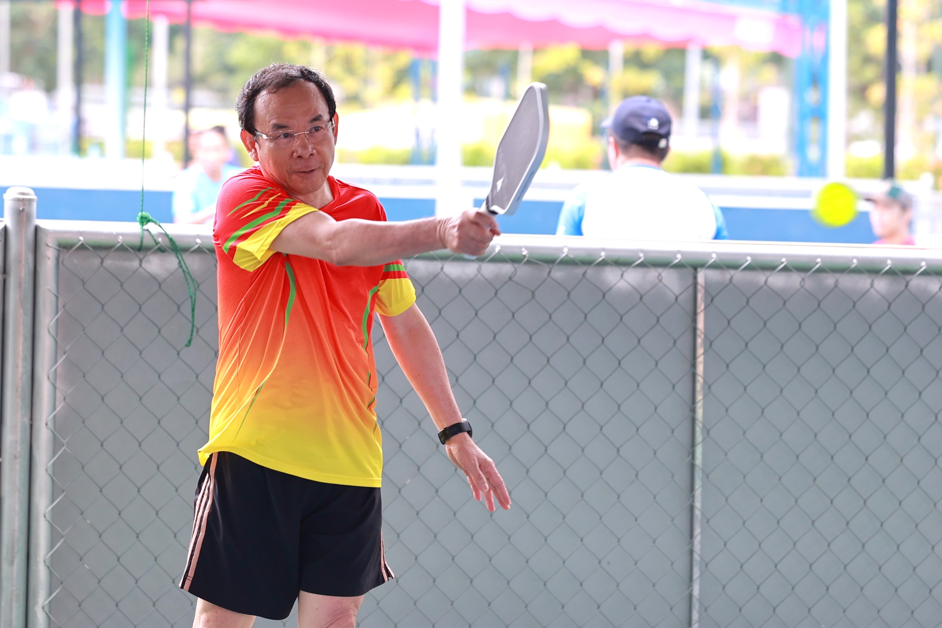 Bí thư Thành ủy TPHCM thi đấu pickleball, kêu gọi ủng hộ đồng bào vùng lũ