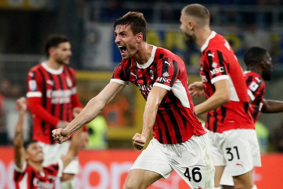 AC Milan chấm dứt chuỗi trận bất bại của Inter tại Serie A