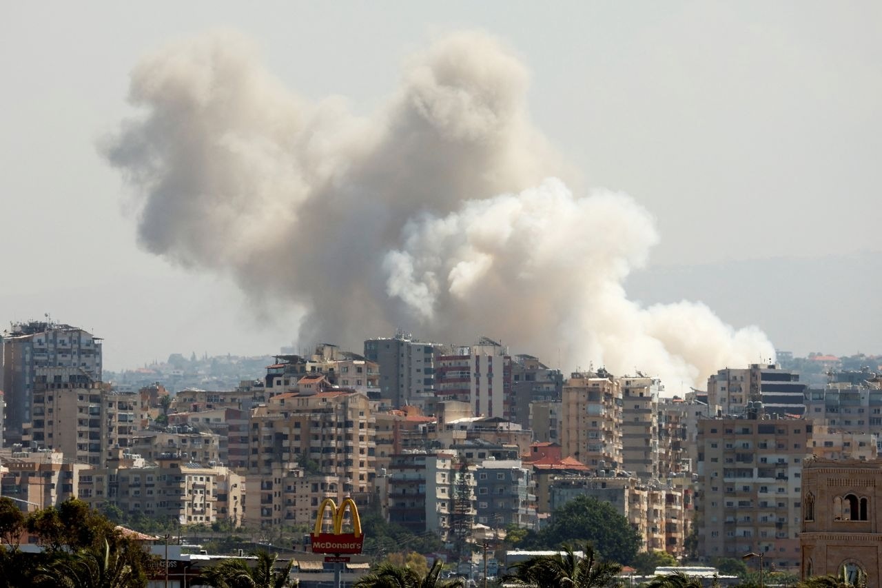 Israel không kích dữ dội Li Băng: 100 người chết, 400 người bị thương