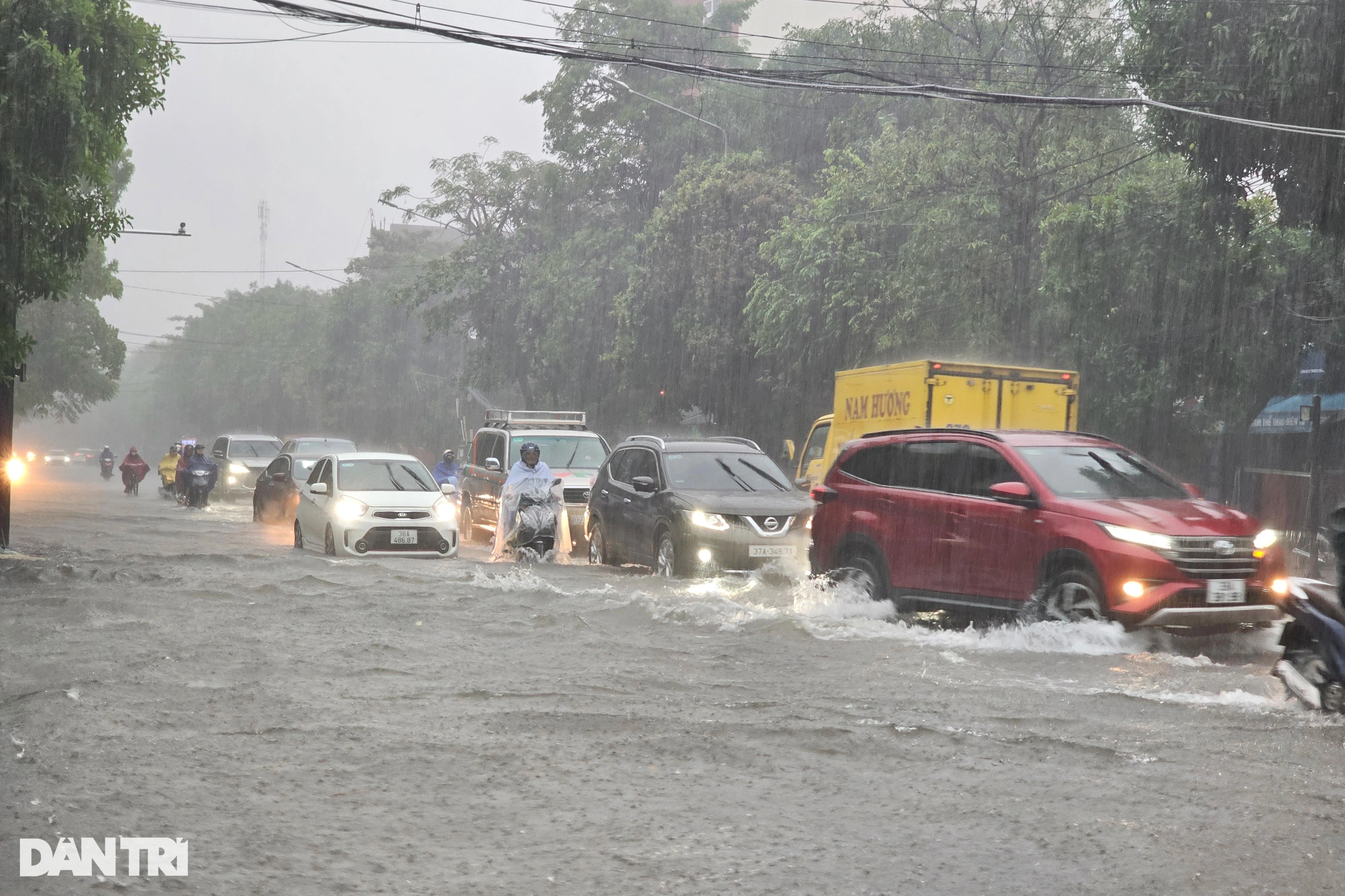 Nghệ An ngập lụt, sạt lở nhiều nơi