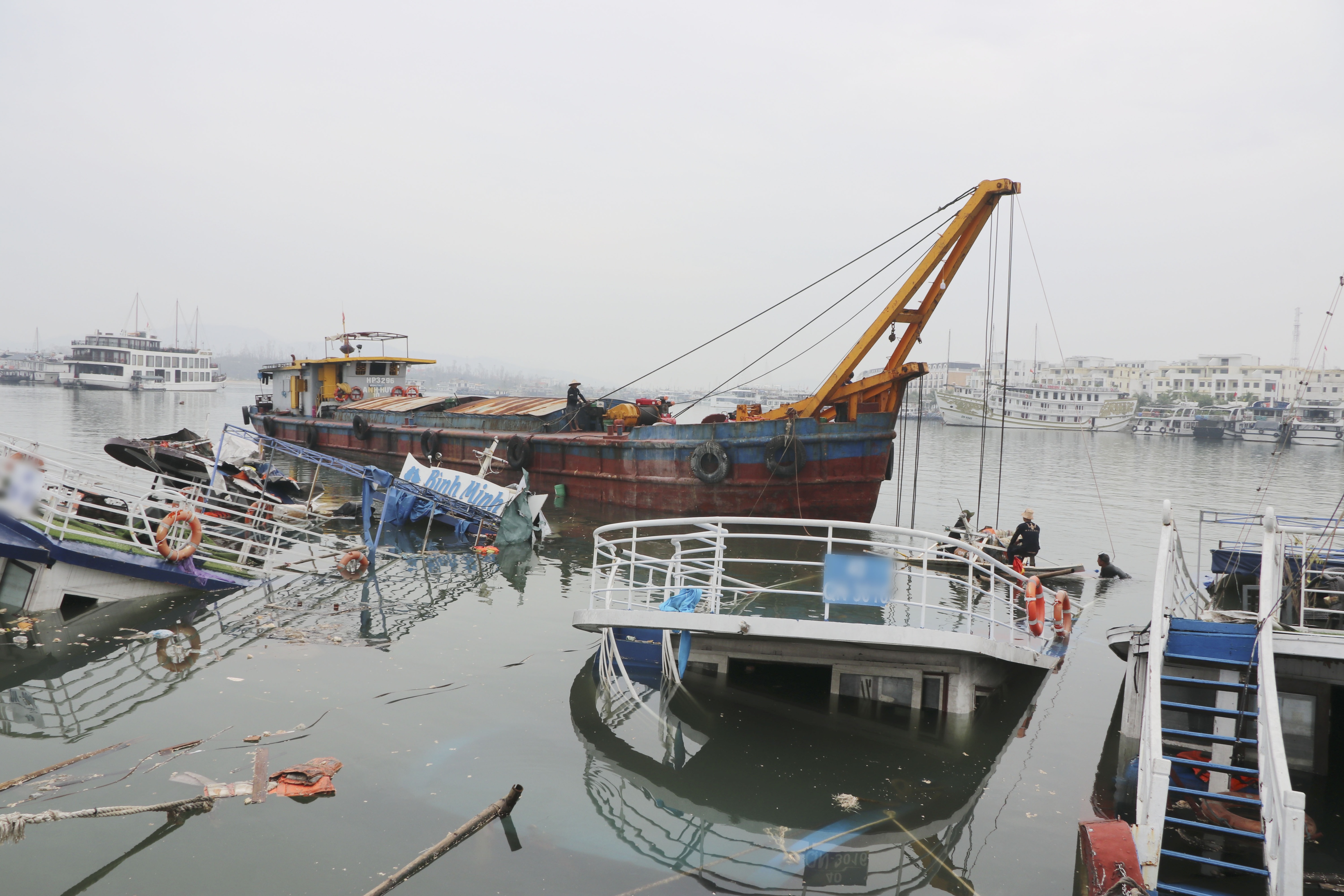 Chủ tàu du lịch bị bão Yagi đánh chìm ở Hạ Long: "Chúng tôi vỡ nợ rồi"