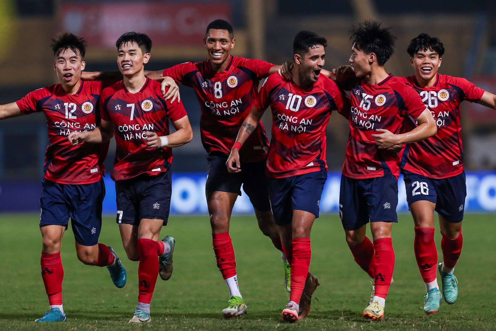 Quang Hải không ghi bàn, CLB Công an Hà Nội vẫn thắng đậm Lion City 5-0