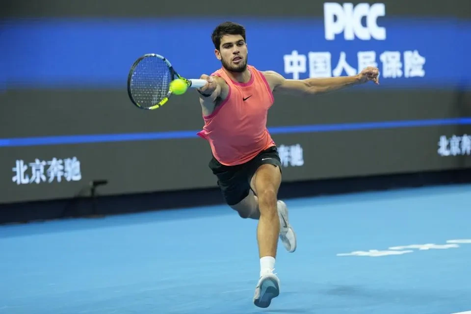 Thắng nghẹt thở Sinner, Alcaraz vô địch China Open 2024