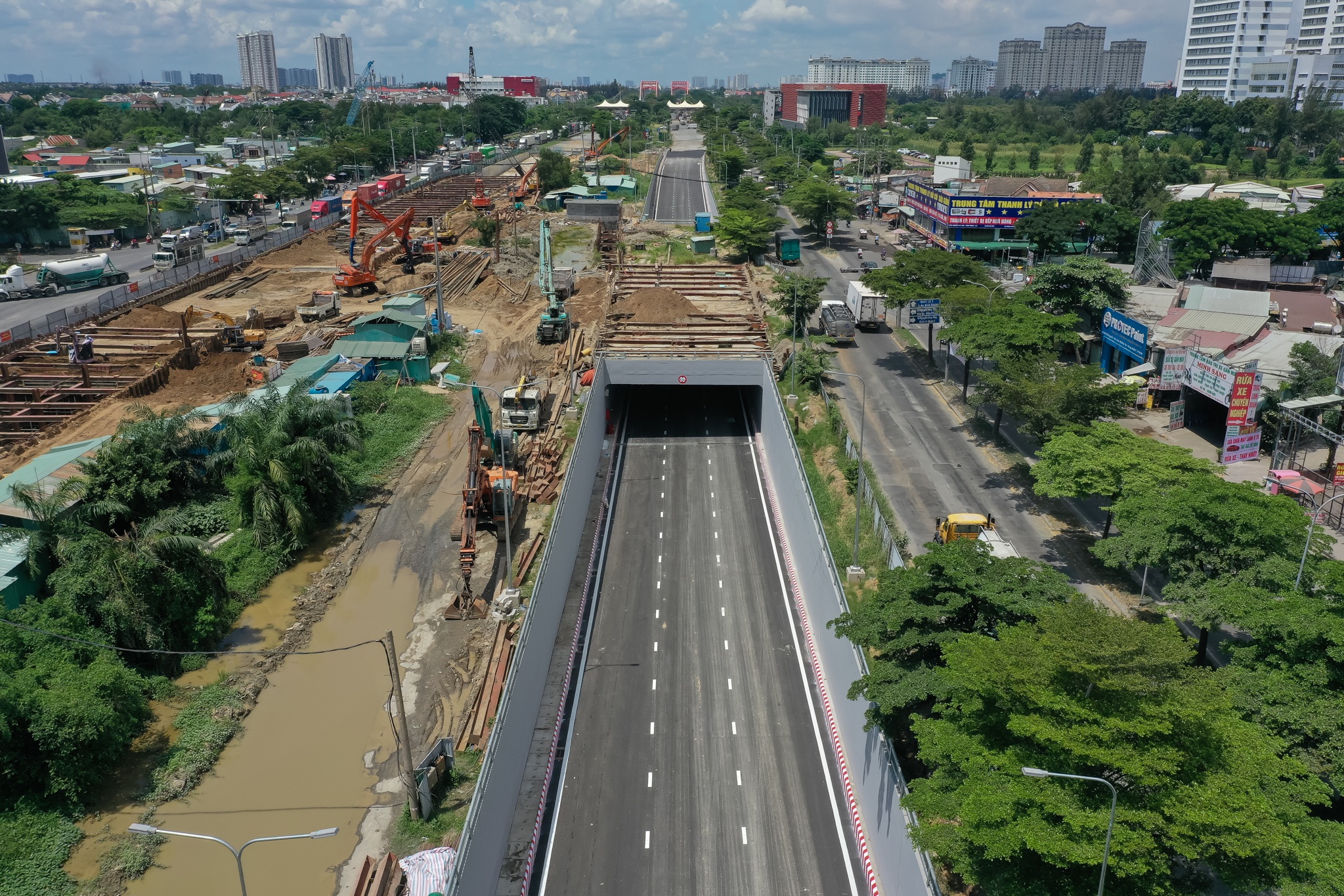 Nhánh hầm chui khu Nam Sài Gòn trước ngày thông xe