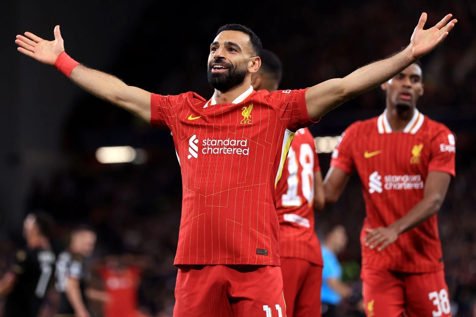 Mohamed Salah lập kỷ lục, Liverpool nở nụ cười chiến thắng