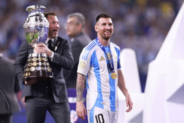 Messi trở lại đội tuyển Argentina dự vòng loại World Cup 2026