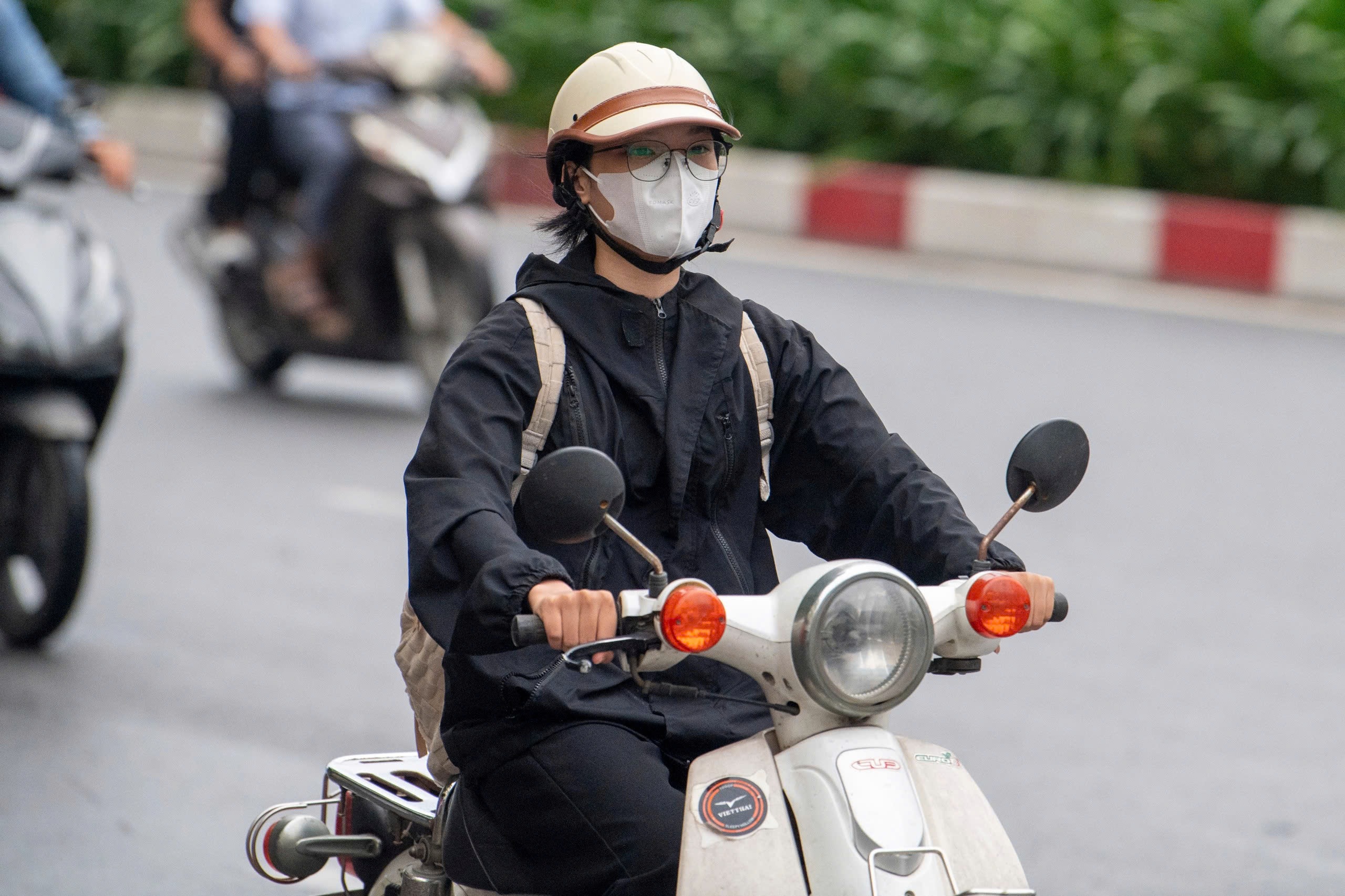 Bắc Bộ ngày nắng, Hà Nội đêm và sáng sớm trời lạnh