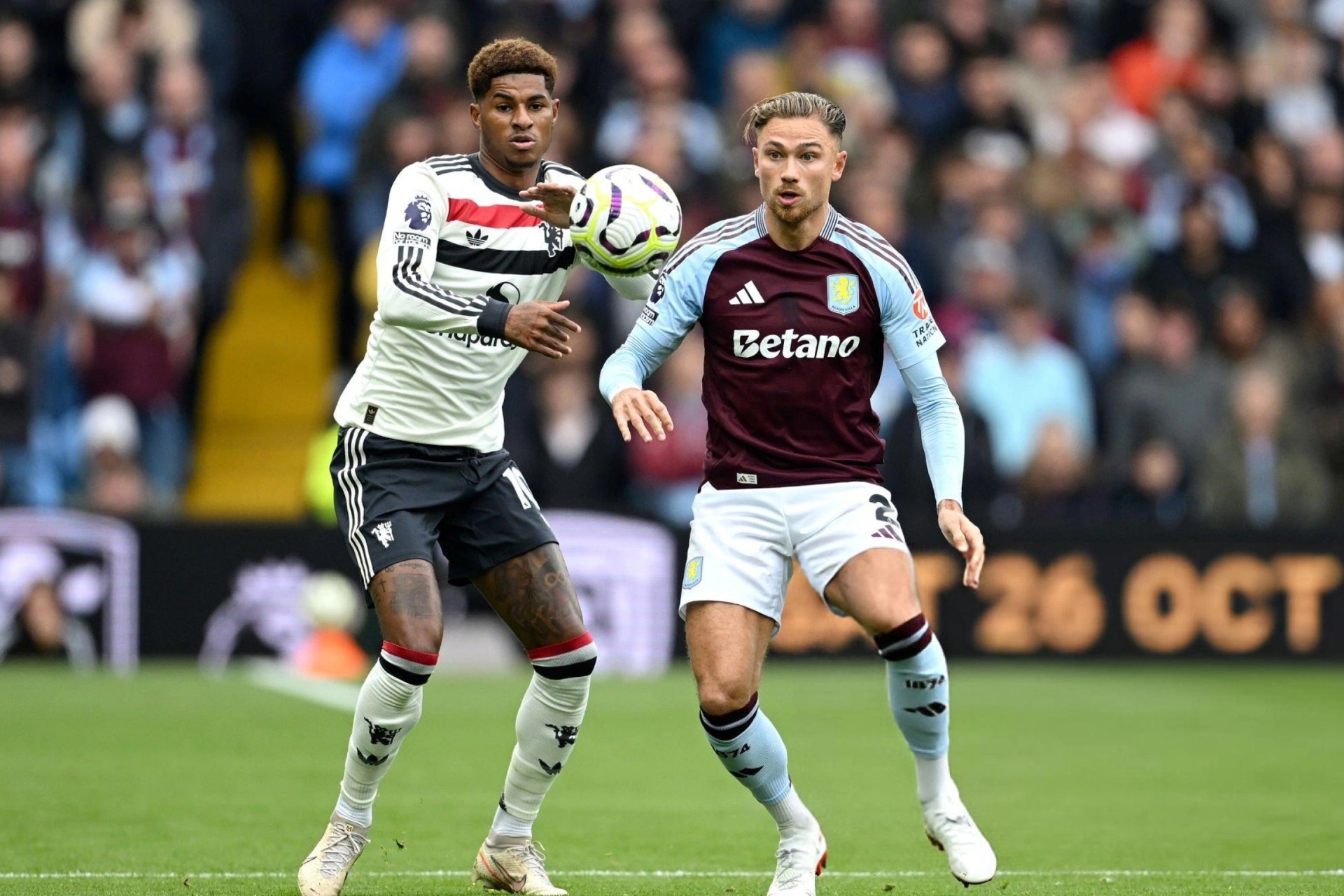 Aston Villa 0-0 Man Utd (hiệp 1): Thế trận cân bằng