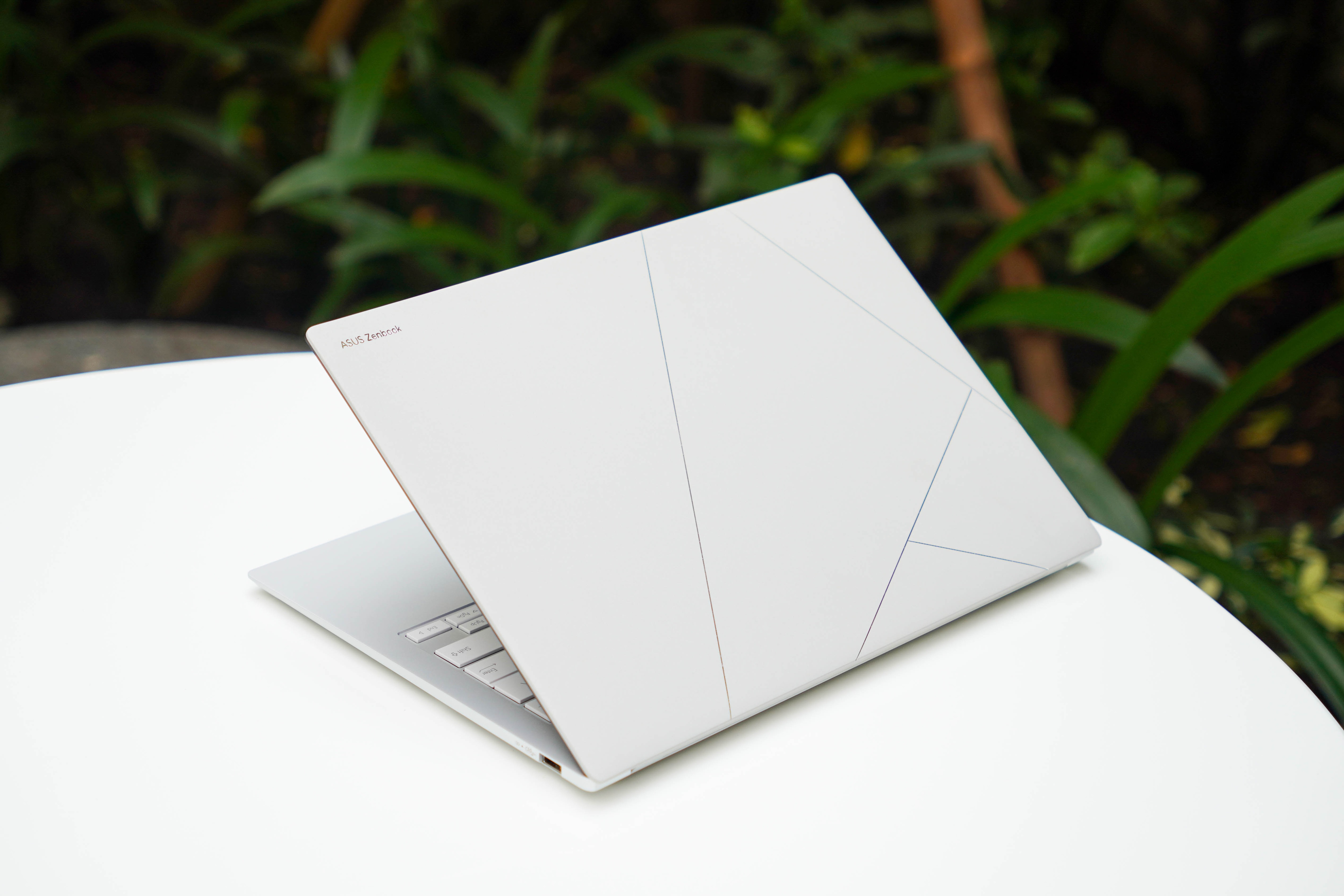 Đánh giá Zenbook S 14: Laptop AI Intel Copilot+ PC đầu tiên tại Việt Nam