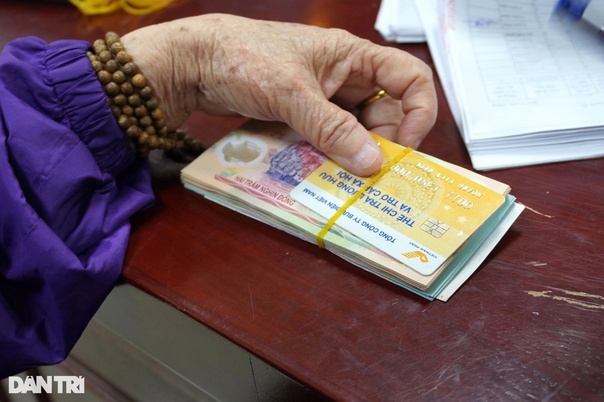 Lịch chi trả lương hưu, trợ cấp tháng 4 trên cả nước