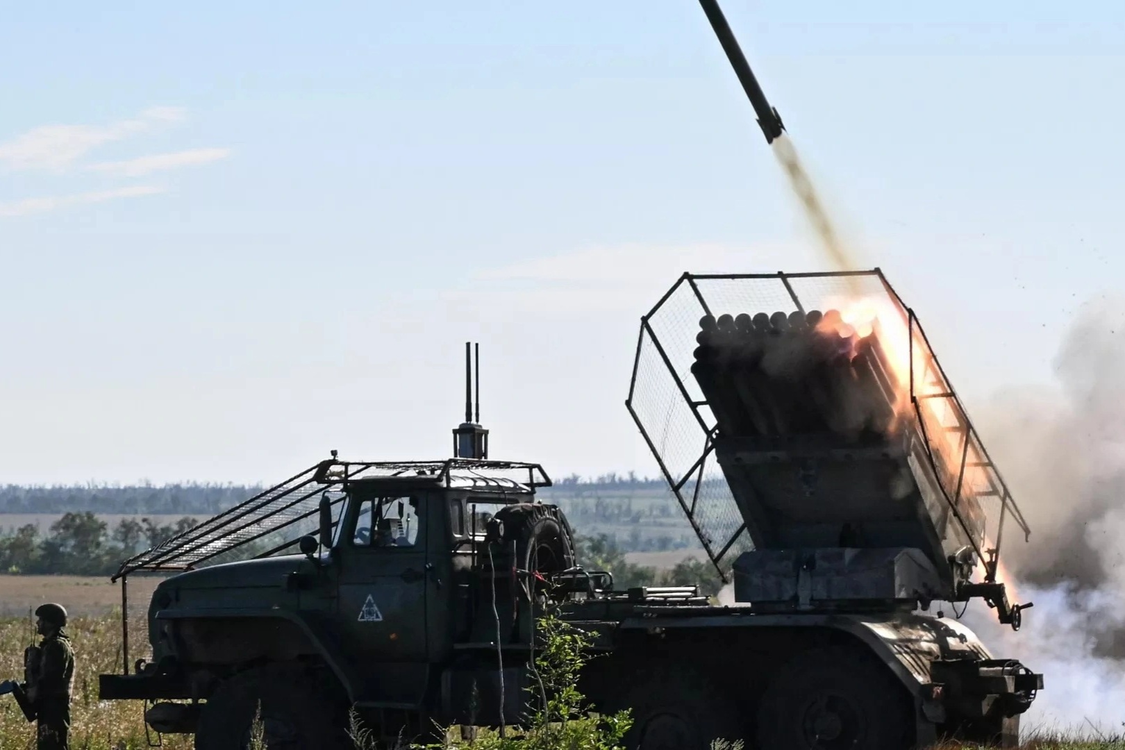 Nga tiến công áp đảo Donbass, Ukraine rút chạy khỏi thành trì chiến lược