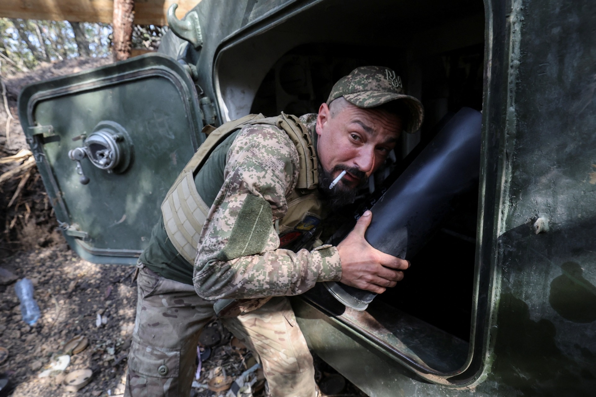 Ukraine mất thêm lãnh thổ, Nga áp sát pháo đài chiến lược Donbass