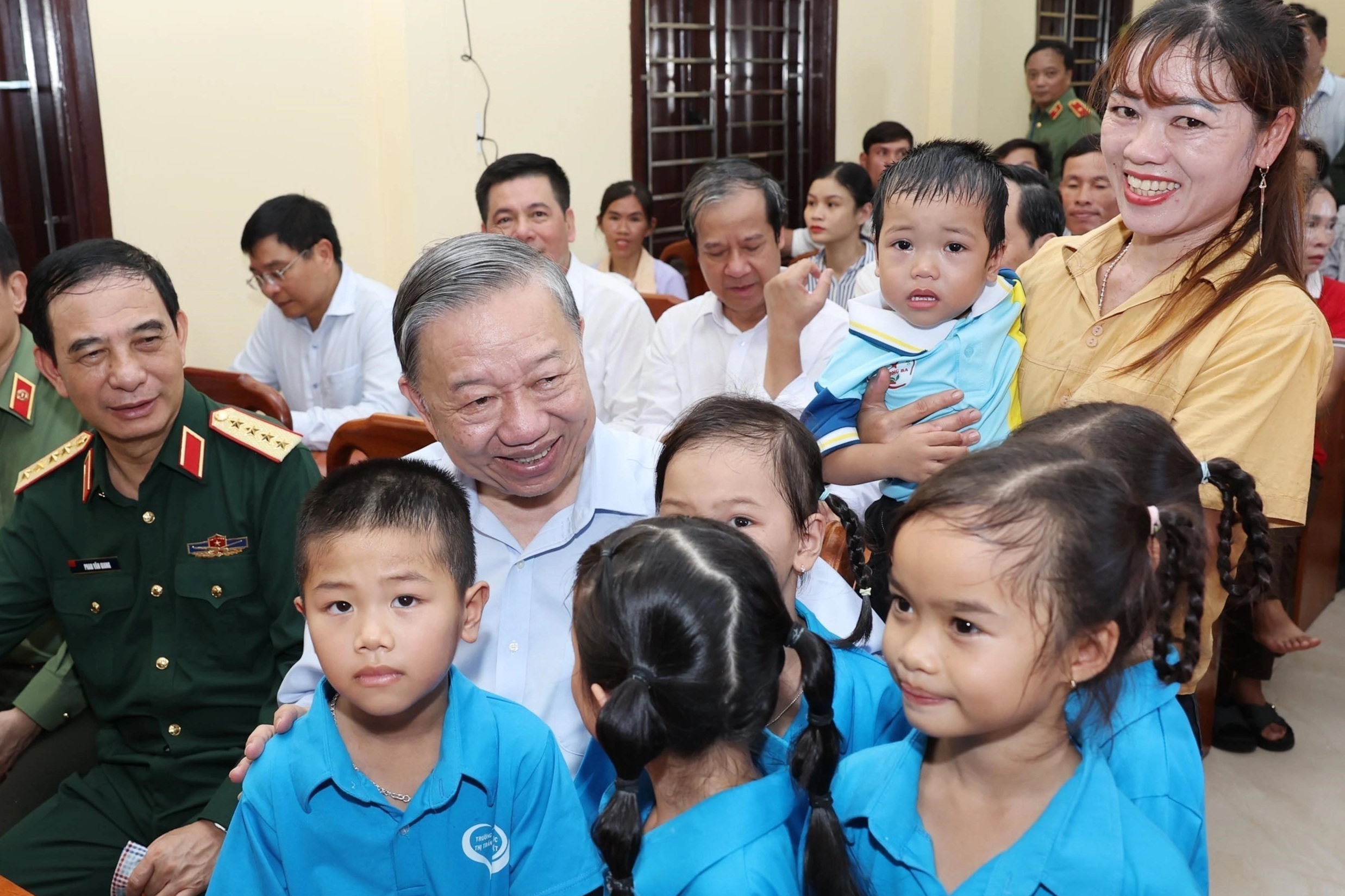 Tổng Bí thư, Chủ tịch nước: Cồn Cỏ nhiều tiềm năng phát triển kinh tế biển