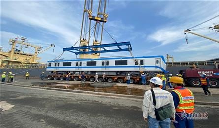 HCM City metro line receives final four trains