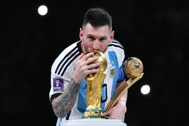 Báo Tây Ban Nha vinh danh Messi là "Cầu thủ thành công nhất mọi thời đại"