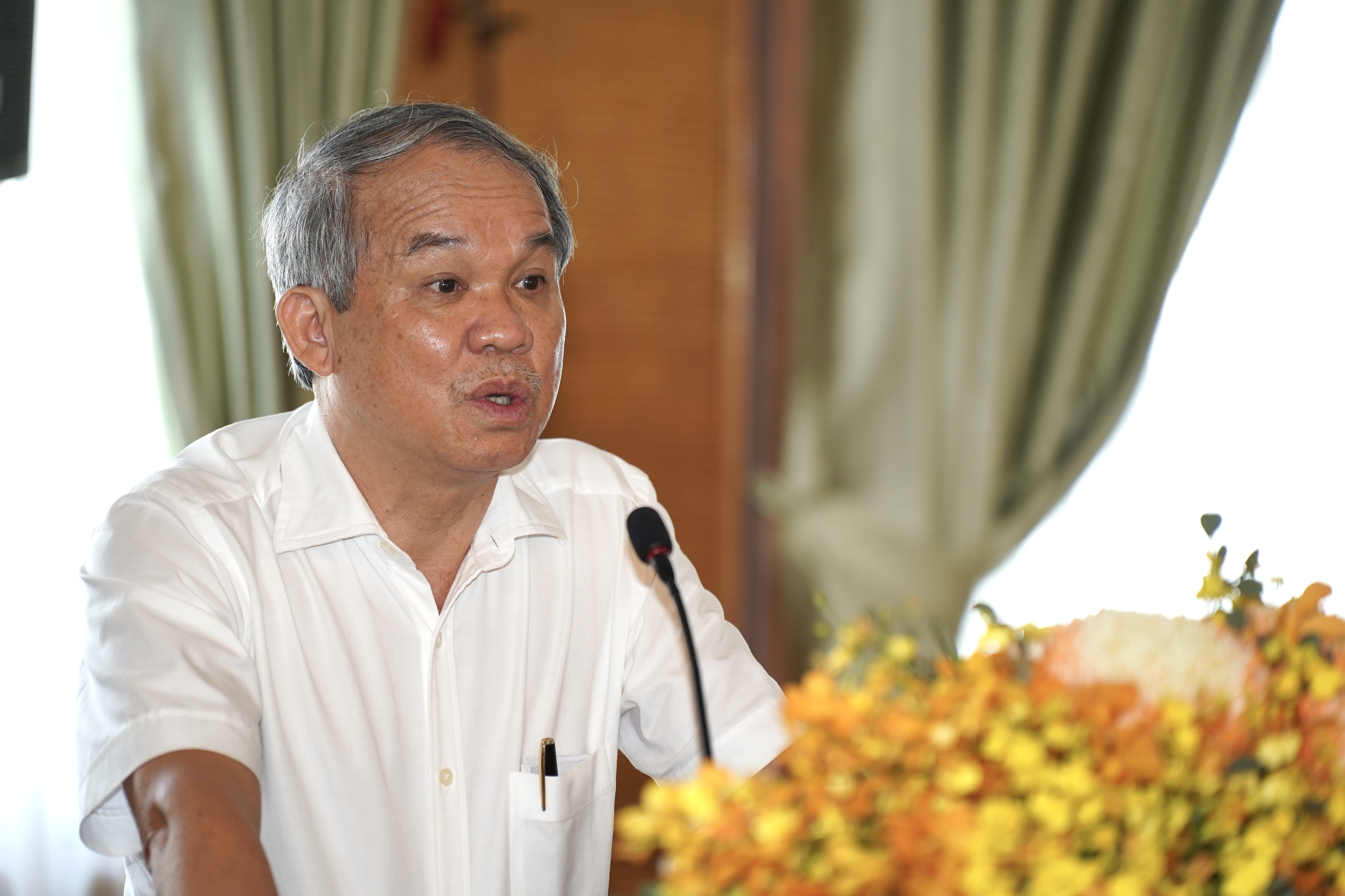 Bầu Đức nói không lãi với HAG cứ gặp tôi; tỷ phú Long nuôi heo lãi hơn thép